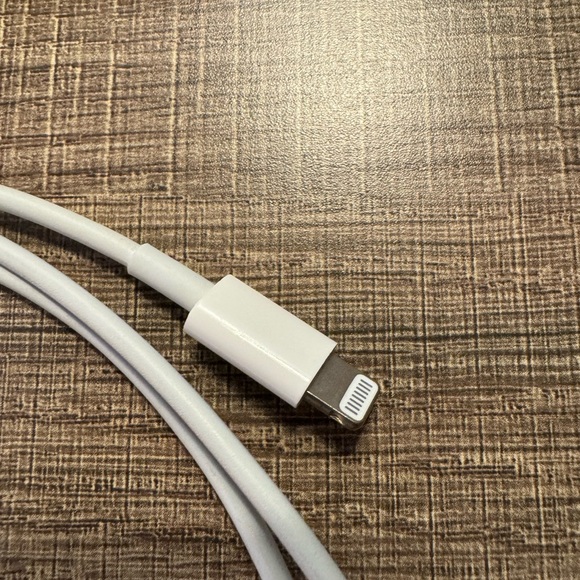 Apple usb-c to lightning cable - Picture 2 of 3